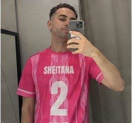 Valentin M. avec son maillot Phuket Island