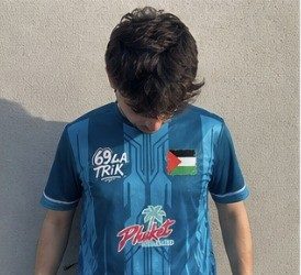 Samir H. avec son maillot Phuket Island